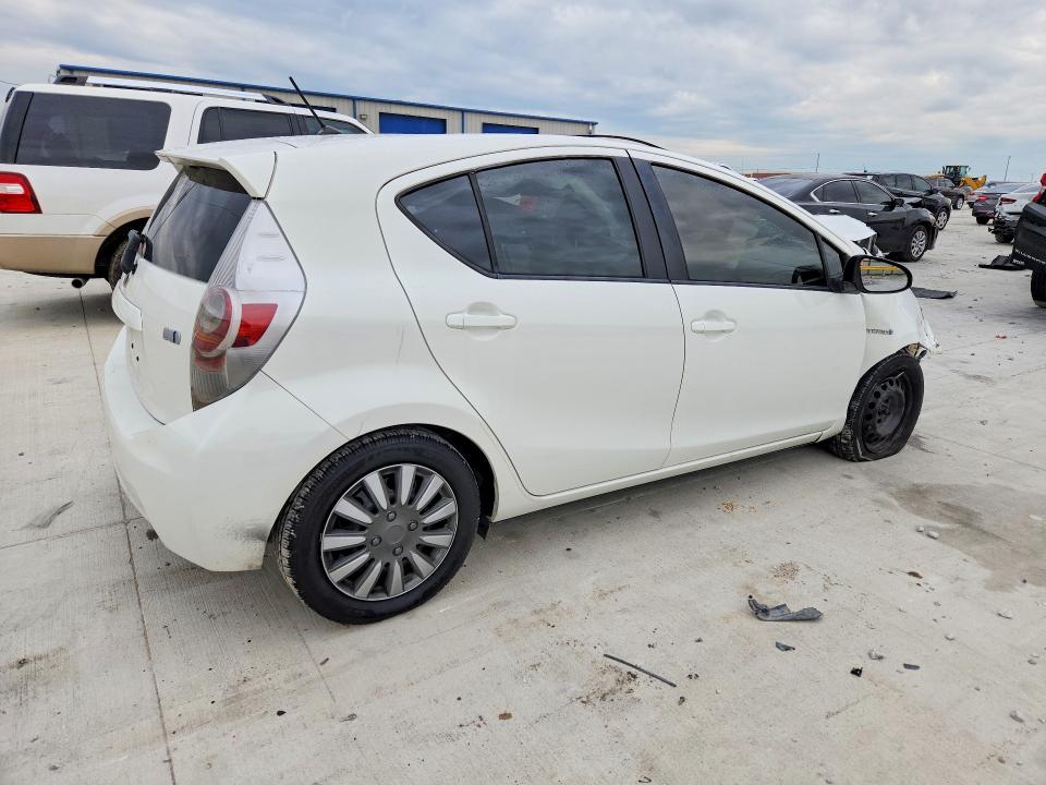 2013 Toyota Prius VIN JTDKDTB36D1543911 COPART salvage auction — FRONT END, Tx - Salvage Vehicle Title, sold $425 on 2026-07-10 (photo 3)