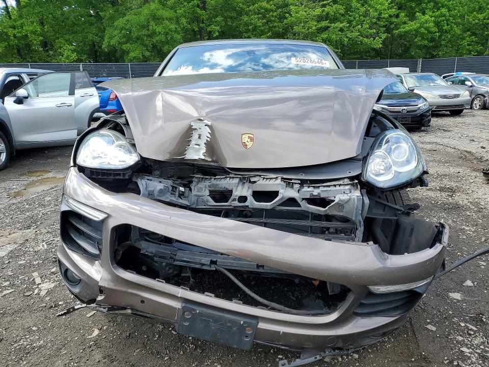 2016 Porsche VIN WP1AA2A23GKA14193 COPART salvage auction — FRONT END, MD - CERT OF SALVAGE > 75% DAMAGE, sold $3,050 on 2026-07-10 (photo 5)