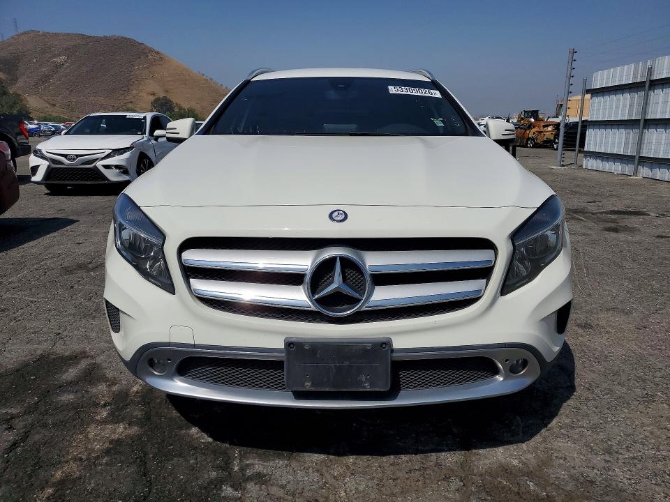 2017 Mercedes-benz Gla-class VIN WDCTG4EB3HJ332931 COPART salvage auction — MINOR DENT/SCRATCHES, Ca - Dis/Dlr/Exp Only Clean Title, sold $5,600 on 2026-07-29 (photo 5)