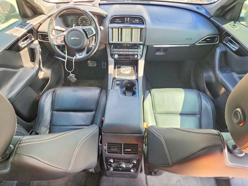 2017 Jaguar F-pace VIN SADCL2BV3HA058087 COPART salvage auction — NORMAL WEAR, Tx - Certificate Of Title, sold $4,750 on 2026-07-02 (photo 8)