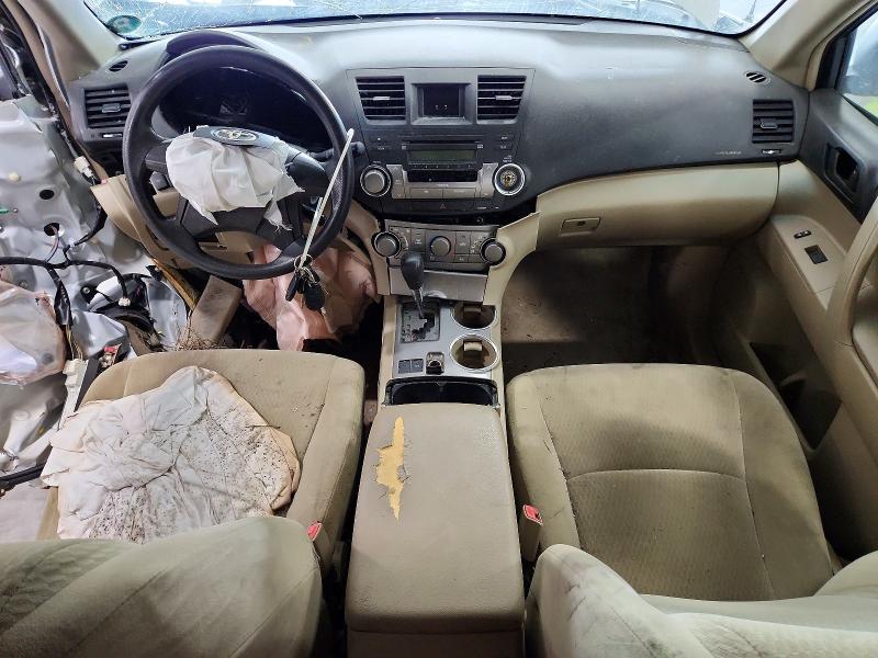 2010 Toyota Highlander VIN 5TDZK3EH0AS016957 COPART salvage auction — SIDE, IL - SALVAGE CERTIFICATE, sold $750 on 2026-07-06 (photo 8)