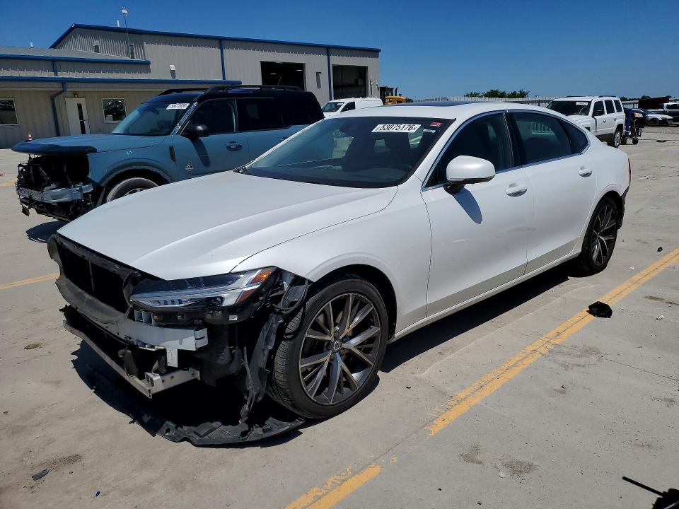 2018 Volvo S90 VIN LVY982MK6JP019080 COPART salvage auction — FRONT END, KY - CERT OF TITLE-SALVAGE (P), sold $2,650 on 2026-07-23 (photo 1)