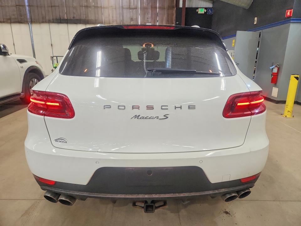 2015 Porsche Macan VIN WP1AB2A57FLB55025 COPART salvage auction — MINOR DENT/SCRATCHES, Wv - Certificate Of Title, sold $5,500 on 2026-08-28 (photo 6)