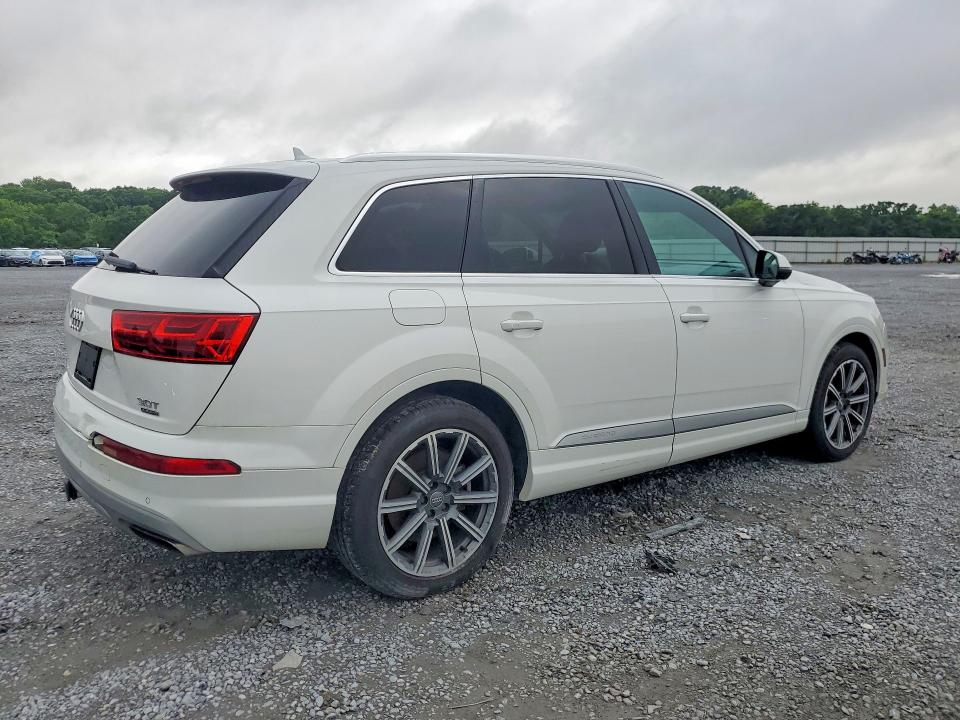 2017 Audi Q7 VIN WA1VAAF78HD015230 COPART salvage auction — MECHANICAL, Sc - Dealer Only Clean Title (P), sold $7,500 on 2026-07-24 (photo 3)