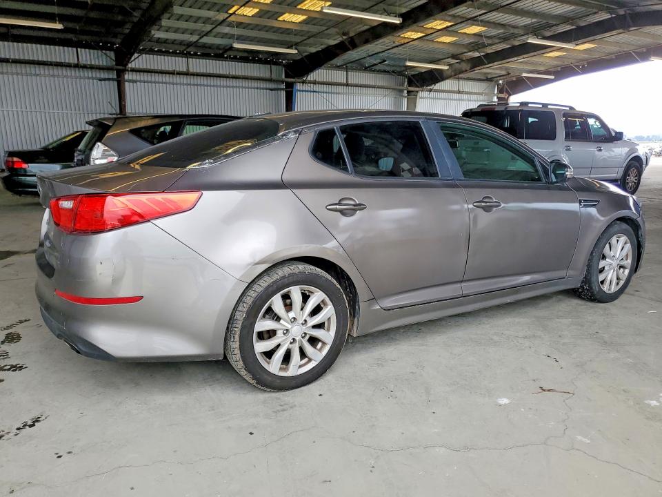 2015 Kia VIN 5XXGM4A79FG357867 COPART salvage auction — MINOR DENT/SCRATCHES, Ca - Dis/Dlr/Exp Only Lien Papers, sold $725 on 2026-07-23 (photo 3)
