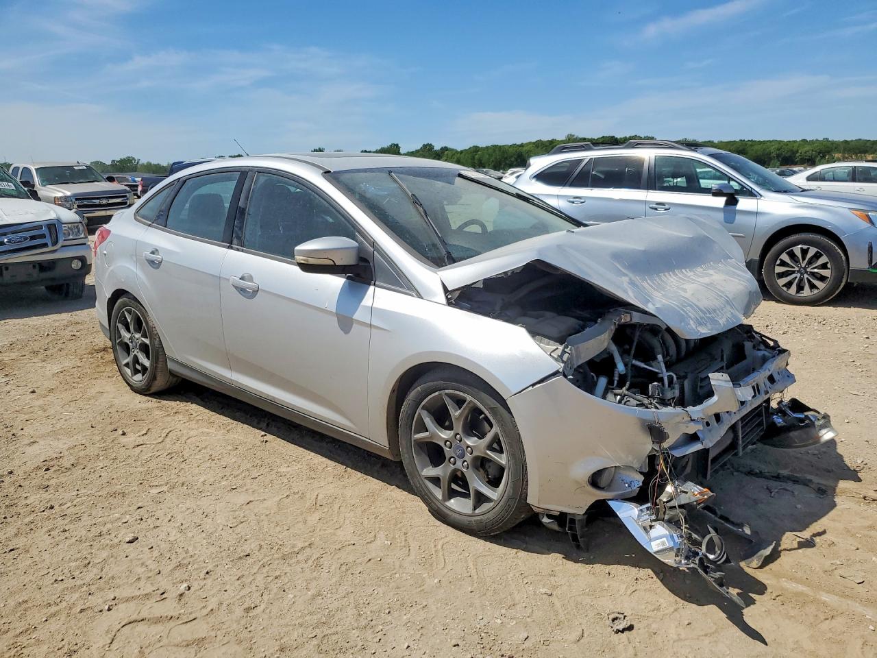 2014 Ford Focus VIN 1FADP3F20EL288637 COPART salvage auction — Front End, MO - SALVAGE CERTIFICATE OF TITLE, sold $425 on 2026-06-25 (photo 4)