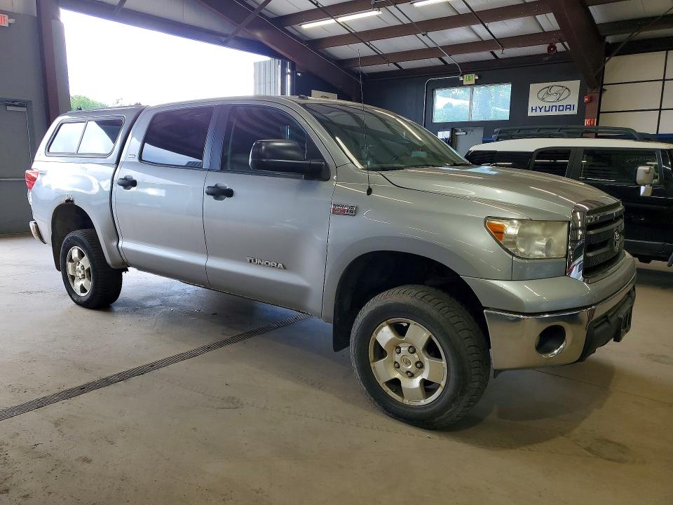 2011 Toyota Tundra VIN 5TFDY5F18BX187120 COPART salvage auction — MINOR DENT/SCRATCHES, Vt - Certificate Of Title, sold $5,500 on 2026-07-31 (photo 4)