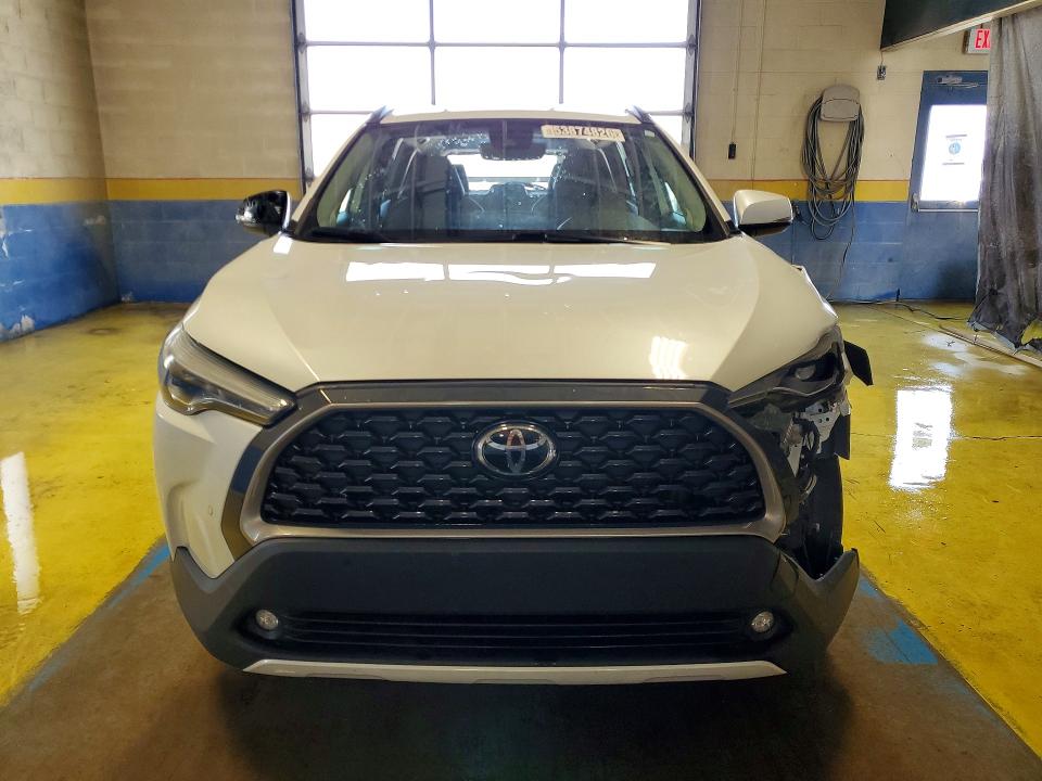 2022 Toyota Corolla cross VIN 7MUDAABG0NV040958 COPART salvage auction — FRONT END, In - Certificate Of Title, sold $13,400 on 2026-07-16 (photo 5)