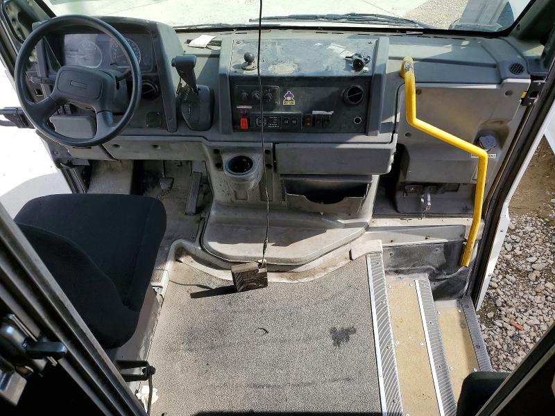 2013 Isuzu Npr VIN JALB4T177D7W00584 COPART salvage auction — MINOR DENT/SCRATCHES, TX - CERTIFICATE OF TITLE, sold $425 on 2026-07-14 (photo 8)