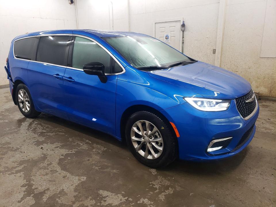2026 Chrysler Pacifica VIN 2C4RC1GG8TR276704 COPART salvage auction — REAR END, TN - CERTIFICATE OF TITLE, sold $27,000 on 2026-07-29 (photo 4)