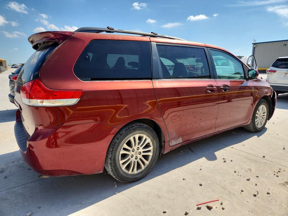 2013 Toyota Sienna VIN 5TDYK3DC9DS316194 COPART salvage auction — FRONT END, Tx - Salvage Vehicle Title, sold $2,650 on 2026-07-21 (photo 3)