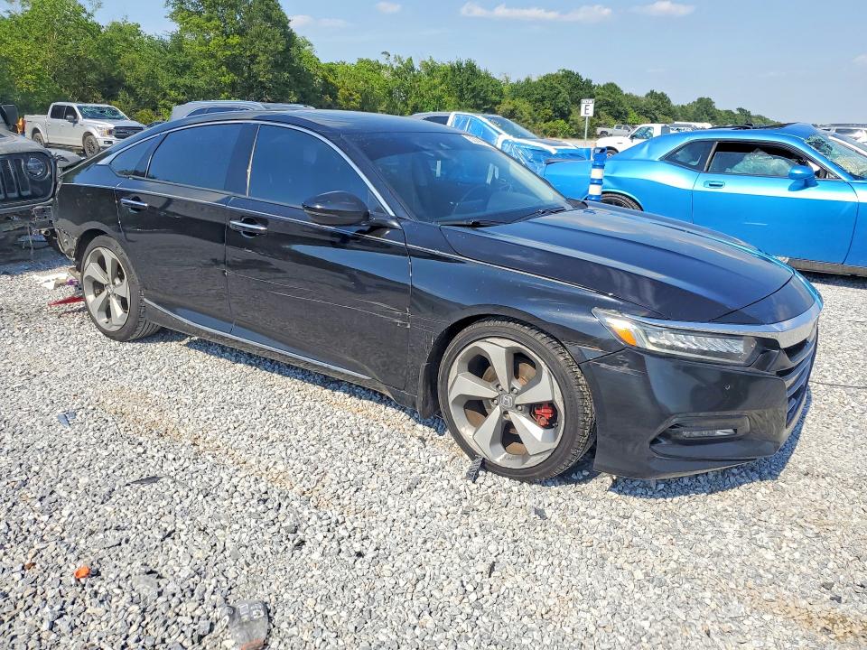 2018 Honda Accord VIN 1HGCV1F90JA157924 COPART salvage auction — REAR END, Id - Salvage Certificate Of Title, sold $4,600 on 2026-07-27 (photo 4)