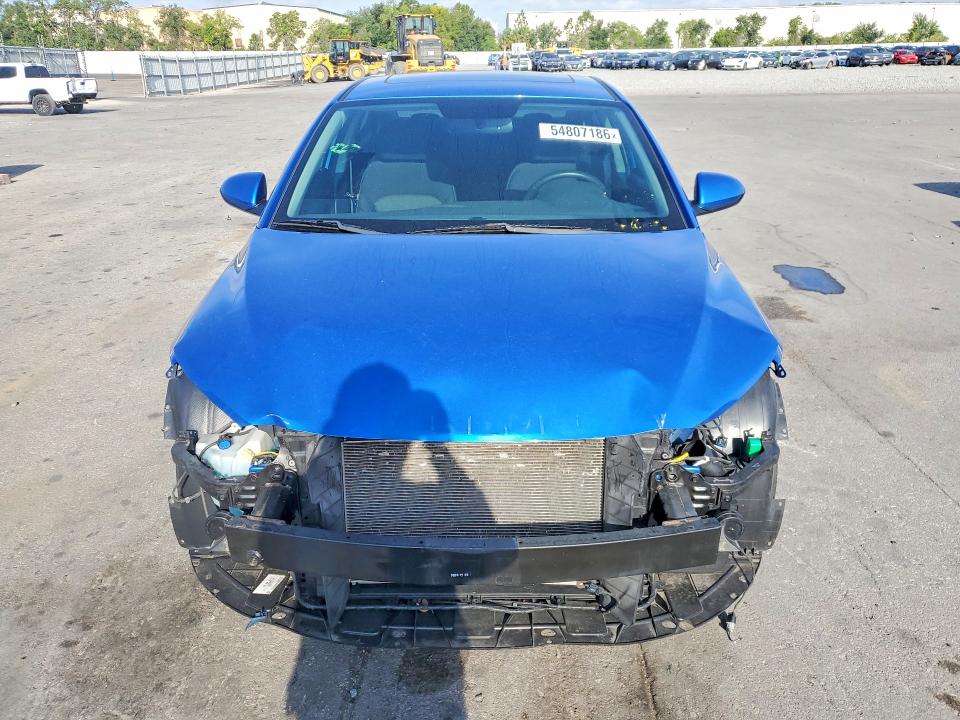 2017 Hyundai Elantra VIN KMHD84LF8HU369450 COPART salvage auction — FRONT END, Fl - Cert Of Title Slvg Rebuildable, sold $2,650 on 2026-07-14 (photo 5)