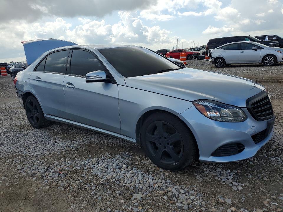 2016 Mercedes-benz E-klasse VIN WDDHF5KB2GB204560 COPART salvage auction — REAR END, Tx - Salvage Vehicle Title, sold $2,850 on 2026-08-10 (photo 4)