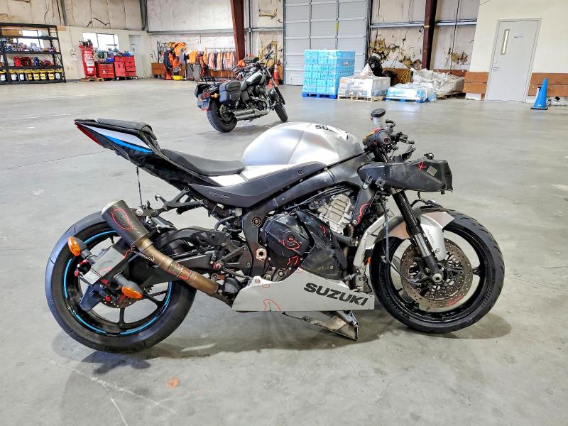 2025 Suzuki Gsx-r VIN JS1DM11H3S7100243 COPART salvage auction — FRONT END, Or - Salvage Title Certificate, sold $4,100 on 2026-07-16 (photo 1)