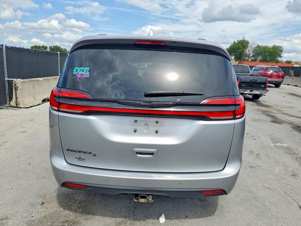2021 Chrysler Pacifica VIN 2C4RC1BG5MR591257 COPART salvage auction — MINOR DENT/SCRATCHES, Fl - Cert Of Title Slvg Rebuildable, sold $10,900 on 2026-07-02 (photo 6)