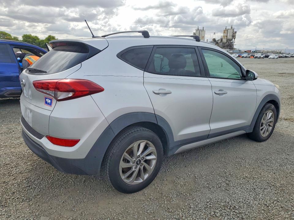 2017 Hyundai VIN KM8J33A44HU273246 COPART salvage auction — MINOR DENT/SCRATCHES, Ca - Dis/Dlr/Exp Only Clean Title, sold $3,500 on 2026-07-21 (photo 3)