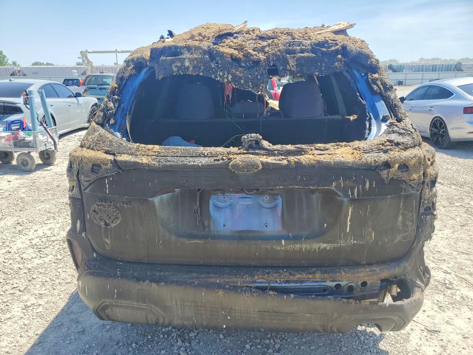 2025 Subaru Forester VIN JF2SLDDCXSH588927 COPART salvage auction — BURN, Ks - Cert Of Title-Salvage, sold $1,800 on 2026-07-16 (photo 6)