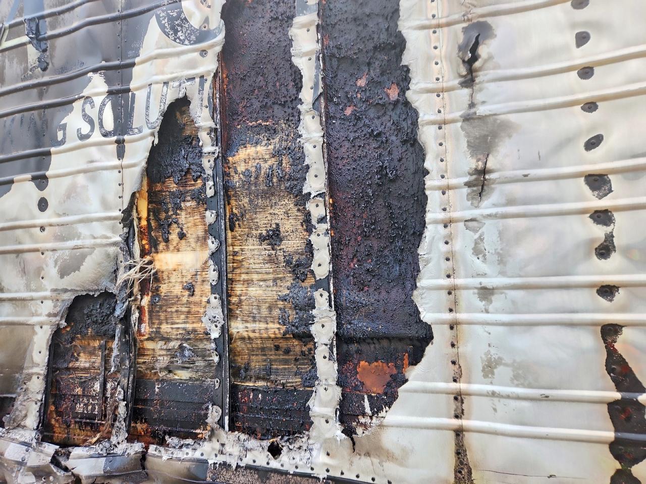 2020 Util VIN 1UYVS2536L6968203 COPART salvage auction — Burn, ON - PERMIT NO BRAND - UNFIT, sold $30 on 2026-09-02 (photo 9)