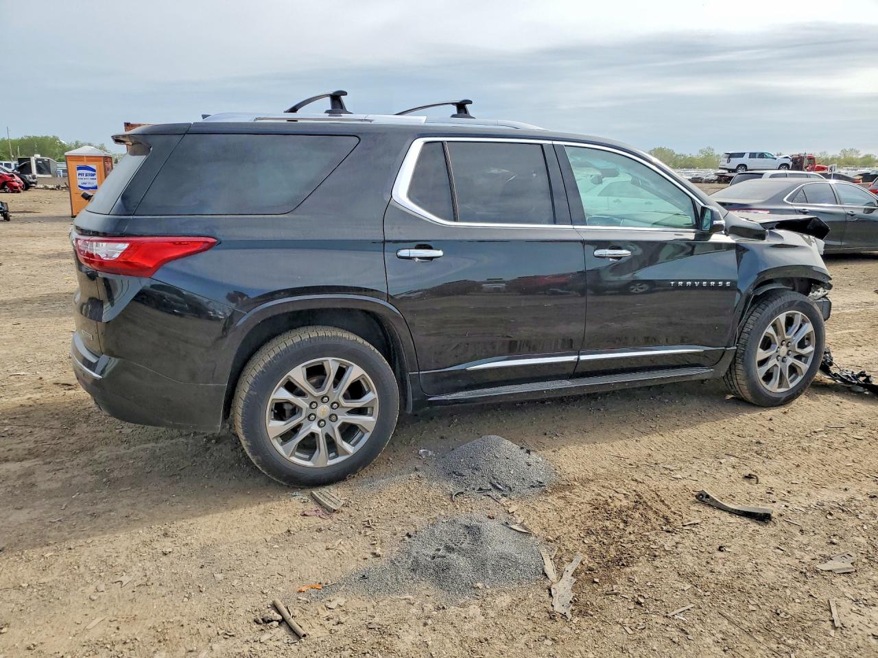 2018 Chevrolet Traverse VIN 1GNEVJKW0JJ233636 COPART salvage auction — Front End, IL - SALVAGE CERTIFICATE, sold $2,150 on 2026-07-02 (photo 3)