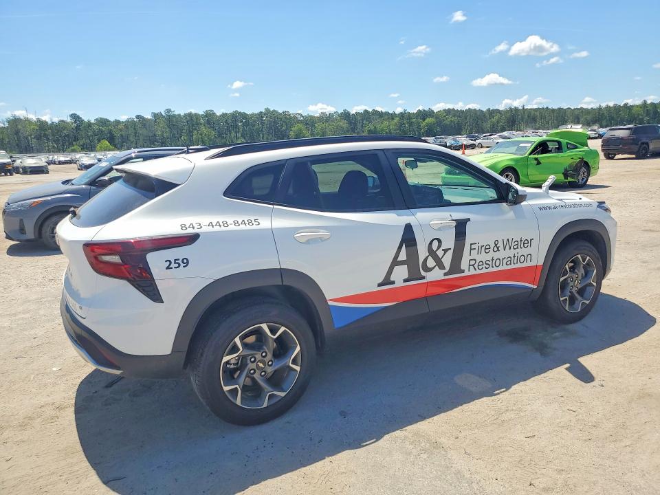 2025 Chevrolet Trax VIN KL77LHEP2SC279847 COPART salvage auction — SIDE, Sc - Cert Of Title-Salvage, sold $6,400 on 2026-07-27 (photo 3)