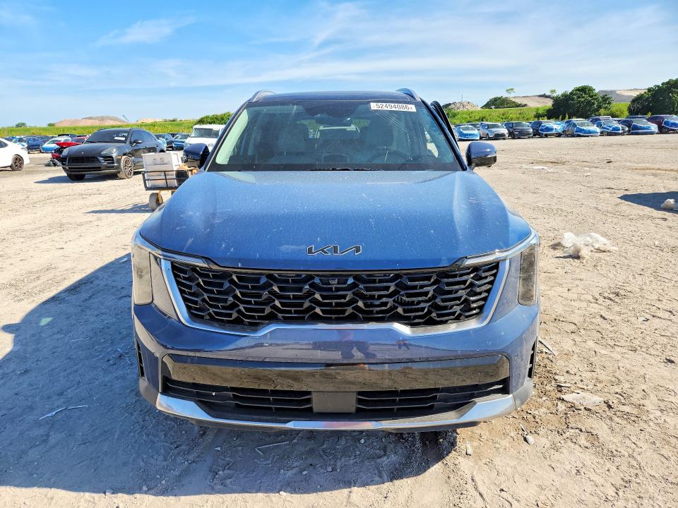 2025 Kia Sorento VIN 5XYRK4JF3SG312001 COPART salvage auction — SIDE, Fl - Cert Of Title Slvg Rebuildable, sold $5,700 on 2026-07-30 (photo 5)