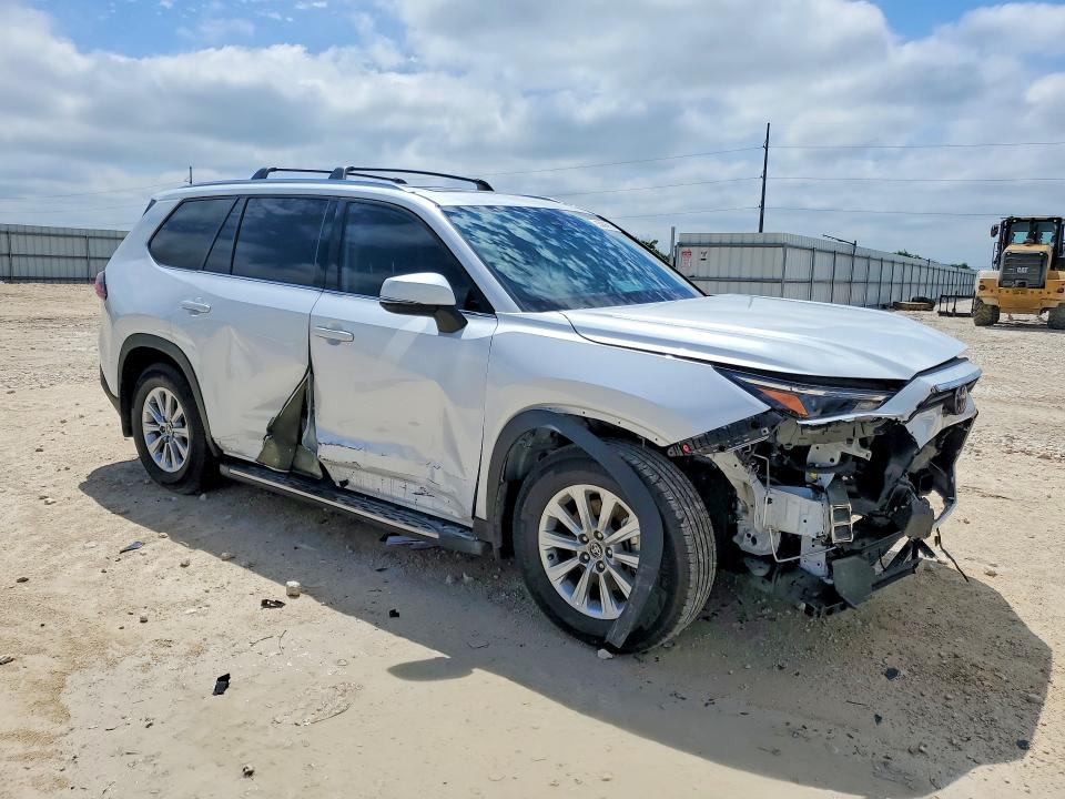 2026 Toyota Highlander VIN 5TDACAB54TS083881 COPART salvage auction — FRONT END, Tx - Salvage Vehicle Title, sold $70 on 2026-07-30 (photo 4)