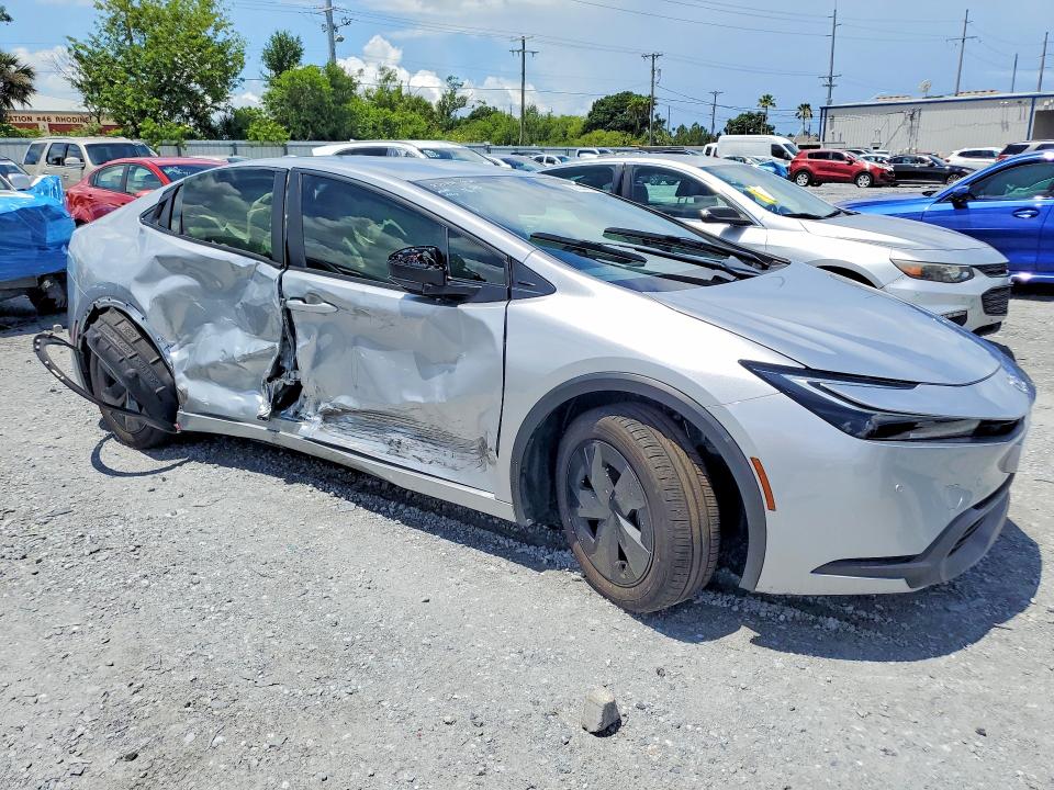 2024 Toyota VIN JTDACAAU0R3041985 COPART salvage auction — SIDE, Fl - Cert Of Title Slvg Rebuildable, sold $7,900 on 2026-07-24 (photo 4)