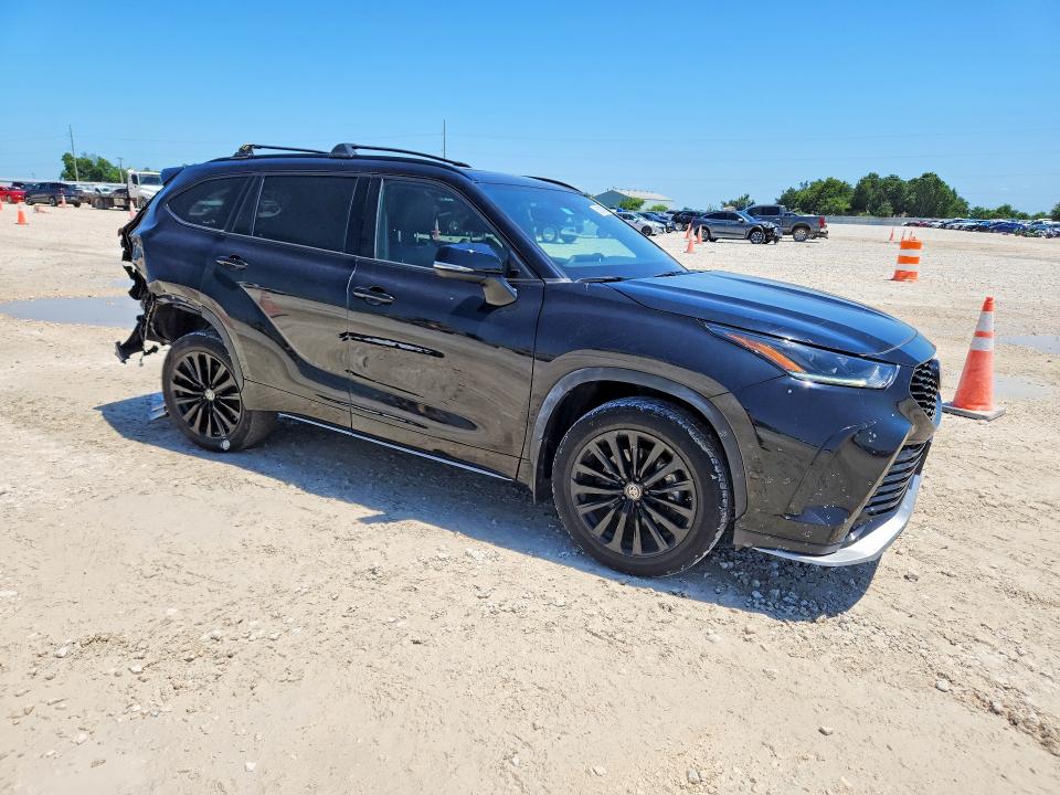 2023 Toyota Highlander VIN 5TDKDRAH0PS018303 COPART salvage auction — REAR END, Tx - Salvage Vehicle Title, sold $15,000 on 2026-07-02 (photo 4)