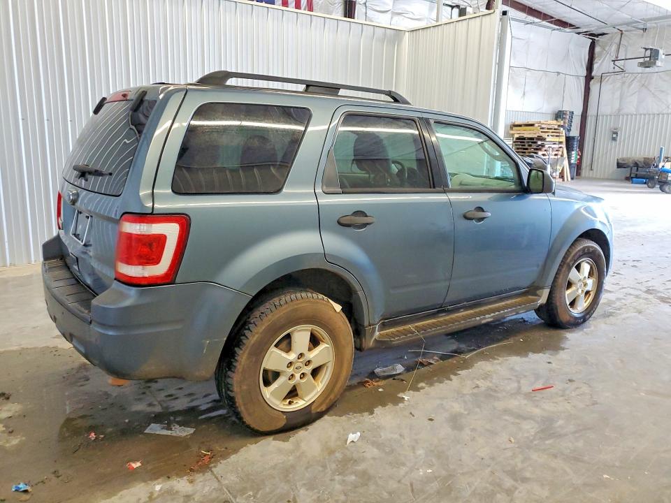 2010 Ford Escape VIN 1FMCU0D72AKC94138 COPART salvage auction — FRONT END, Nc - Dealer Only Clean Title, sold $850 on 2026-07-09 (photo 3)