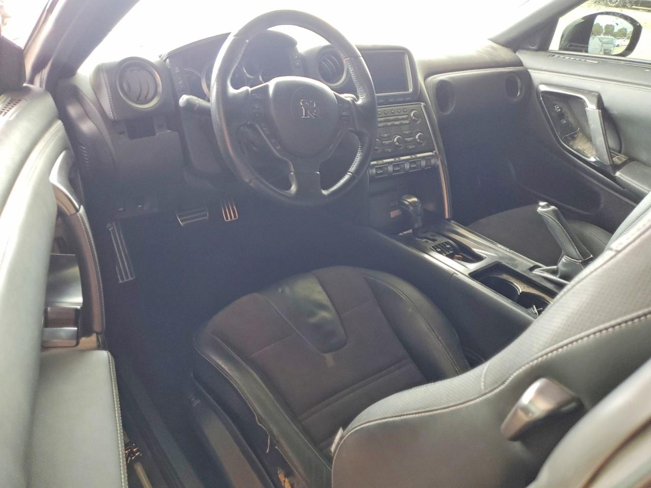 2016 Nissan Gt-r VIN JN1AR5EF6GM290562 COPART salvage auction — Vandalized, NV - SALVAGE TITLE, sold $20,100 on 2026-06-09 (photo 8)