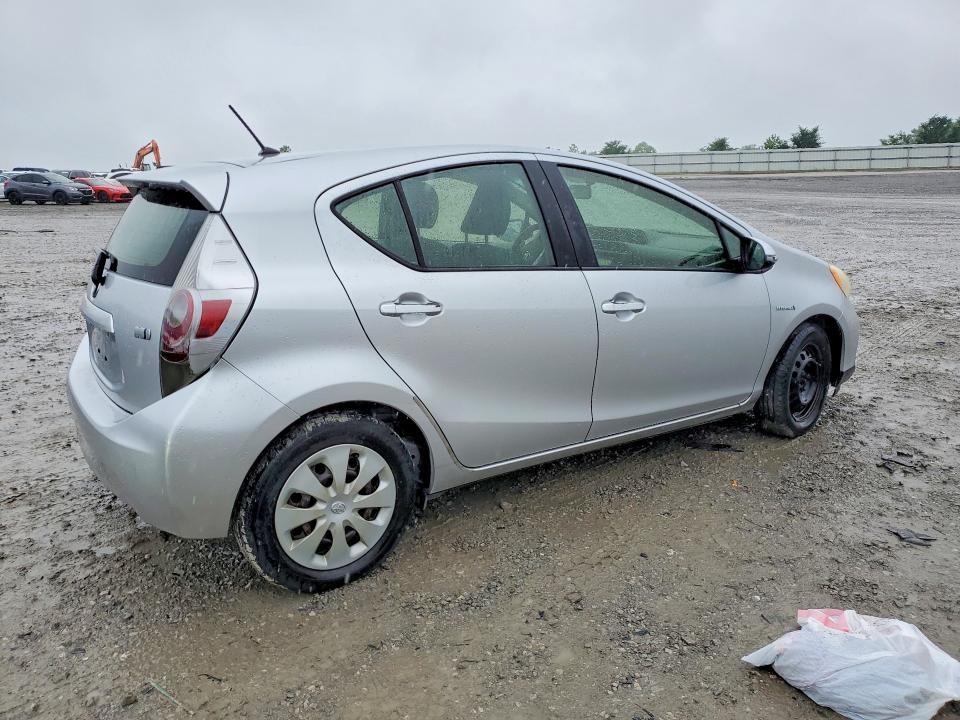 2013 Toyota Prius c VIN JTDKDTB31D1055806 COPART salvage auction — FRONT END, Wv - Certificate Of Title (P), sold $925 on 2026-07-02 (photo 3)