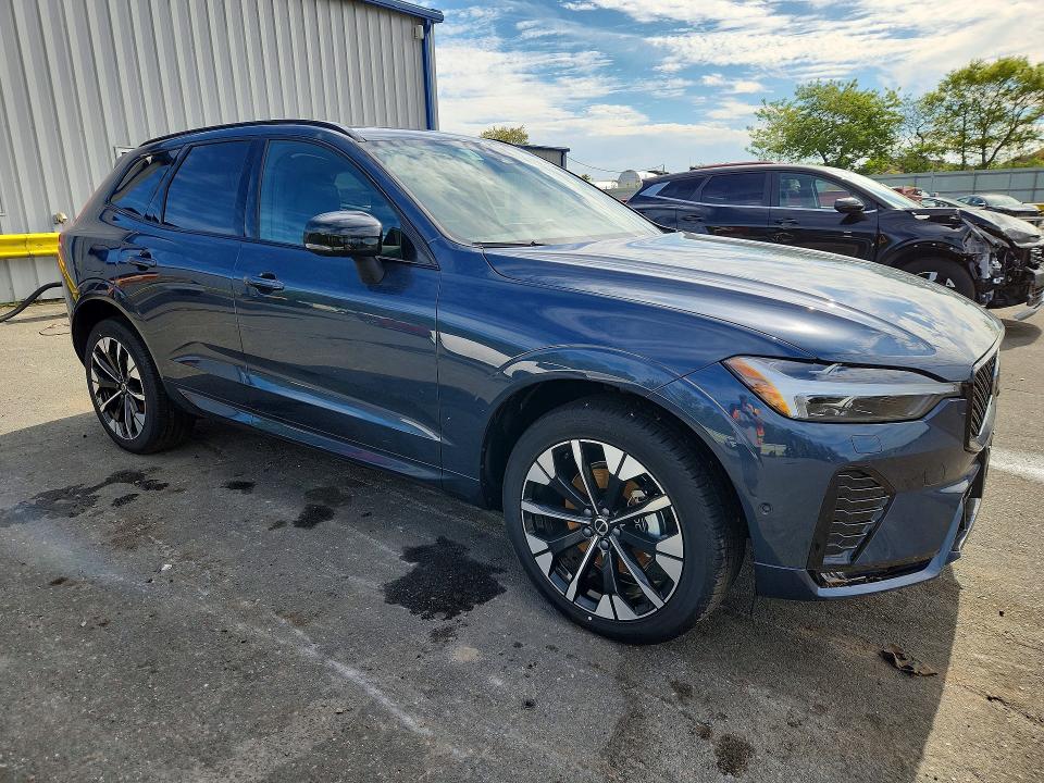 2026 Volvo Xc60 VIN YV4M12RC8T1485734 COPART salvage auction — WATER/FLOOD, Va - Cert Of Title-Salvage Water, sold $17,500 on 2026-07-08 (photo 4)