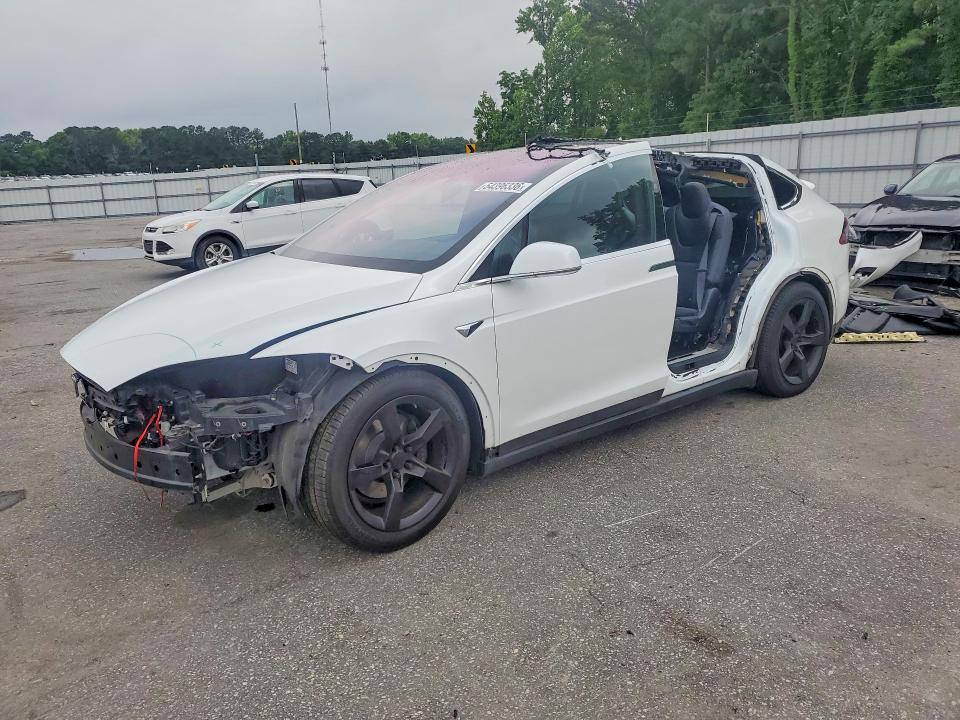 2018 Tesla Model x VIN 5YJXCAE28JF142427 COPART salvage auction — SIDE, Nc - Salvage Certificate Of Title, sold $4,000 on 2026-07-28 (photo 1)