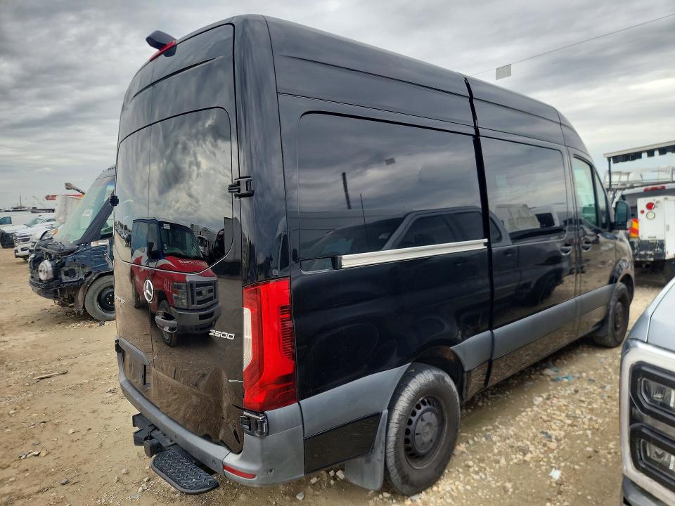 2023 Mercedes-benz Sprinter VIN W1W4KBHY4PT129275 COPART salvage auction — NORMAL WEAR, Il - Certificate Of Title (P), sold $14,800 on 2026-07-30 (photo 3)