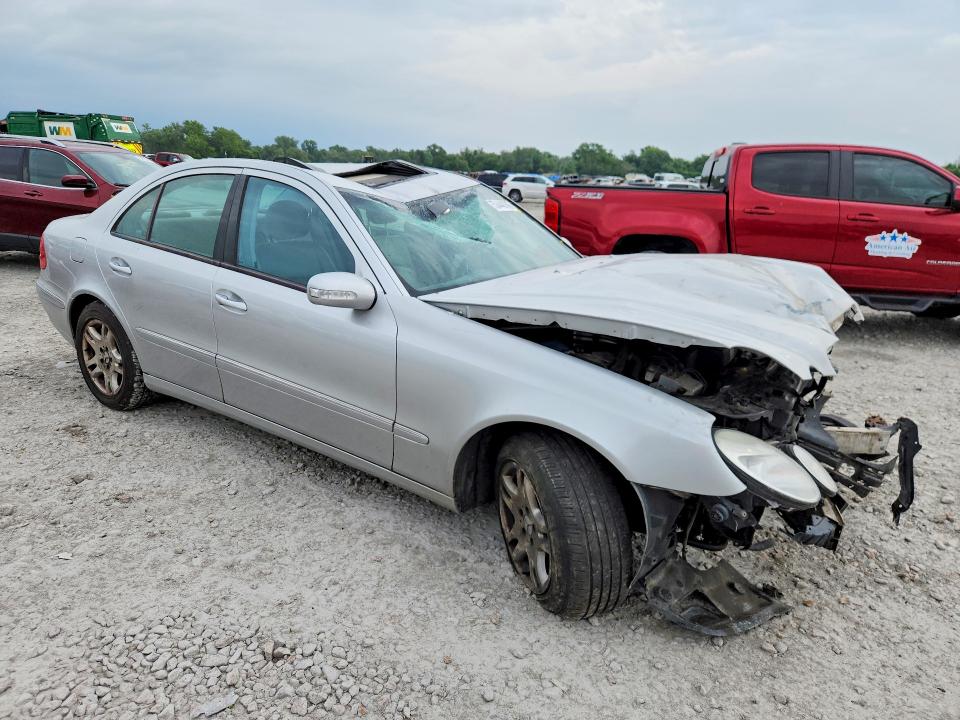 2005 Mercedes-benz E-klasse VIN WDBUF82JX5X174580 COPART salvage auction — FRONT END, IL - SALVAGE CERTIFICATE, sold $400 on 2026-07-06 (photo 4)