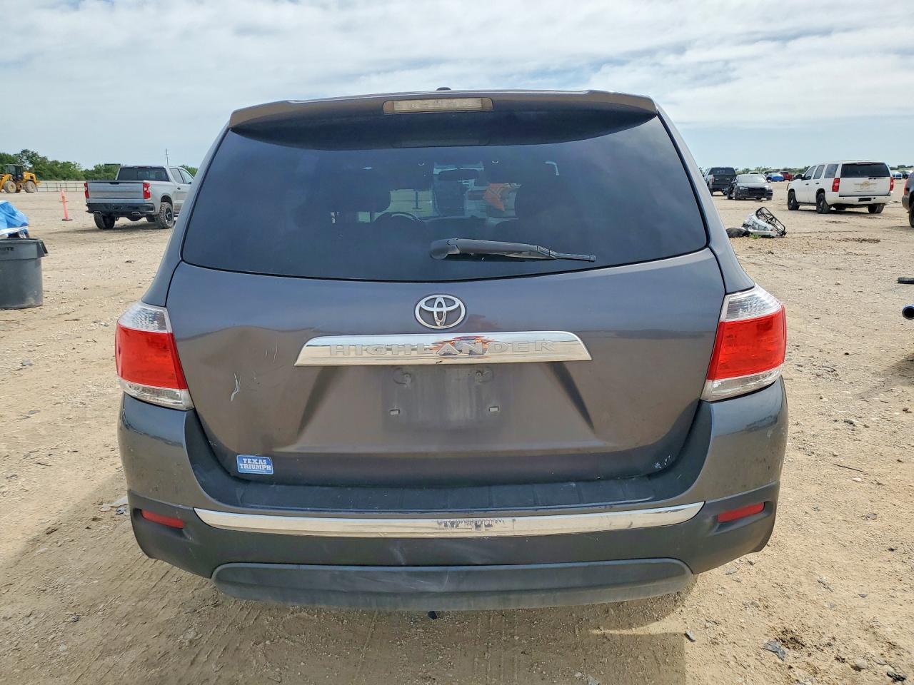 2012 Toyota Highlander VIN 5TDZK3EH5CS073626 COPART salvage auction — Front End, TX - CERTIFICATE OF TITLE (P), sold $3,400 on 2026-07-09 (photo 6)