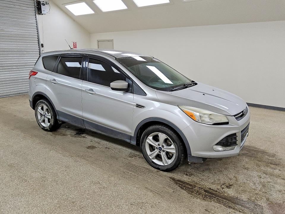 2014 Ford Escape VIN 1FMCU9G9XEUC09574 COPART salvage auction — NORMAL WEAR, Nm - Certificate Of Title, sold $825 on 2026-07-09 (photo 4)