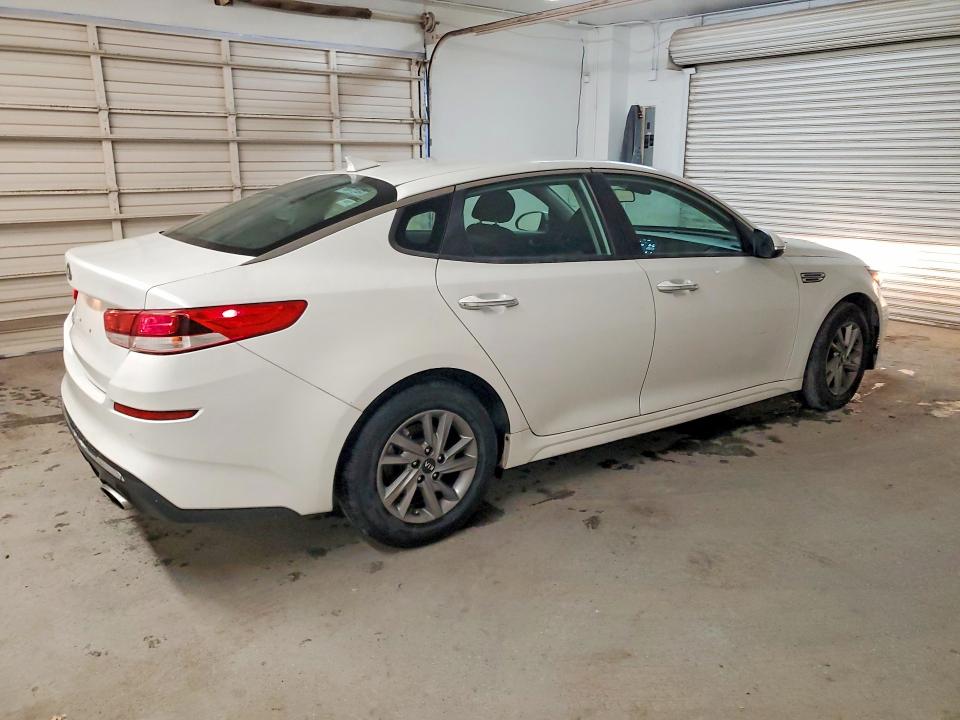 2020 Kia Optima VIN 5XXGT4L37LG432672 COPART salvage auction — MINOR DENT/SCRATCHES, Wa - Vehicle Cert Of Ownership-Titl, sold $225 on 2026-07-27 (photo 3)