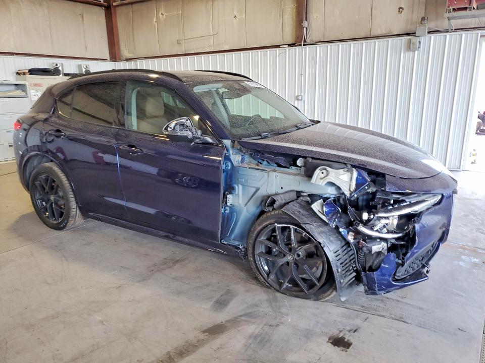 2021 Alfa romeo Stelvio VIN ZASPAKBN5M7C98971 COPART salvage auction — FRONT END, Il - Salvage Certificate, sold $7,900 on 2026-07-15 (photo 4)