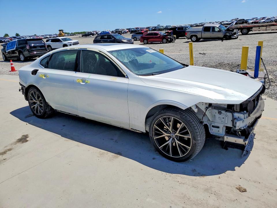 2018 Volvo S90 VIN LVY982MK6JP019080 COPART salvage auction — FRONT END, KY - CERT OF TITLE-SALVAGE (P), sold $2,650 on 2026-07-23 (photo 4)