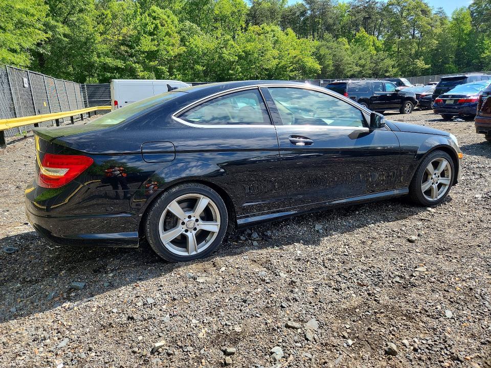 2014 Mercedes-benz C-klasse VIN WDDGJ4HB2EG161527 COPART salvage auction — MECHANICAL, Md - Cert Of Salvage > 75% Damage, sold $650 on 2026-08-04 (photo 3)