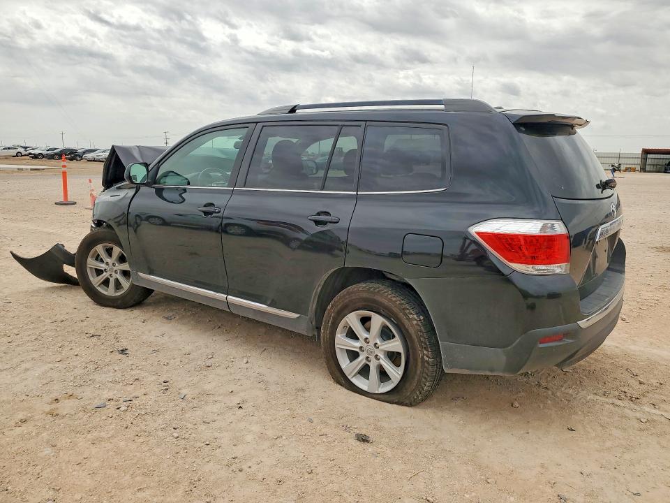 2011 Toyota Highlander VIN 5TDZK3EH4BS030099 COPART salvage auction — FRONT END, Tx - Salvage Vehicle Title, sold $975 on 2026-07-22 (photo 2)