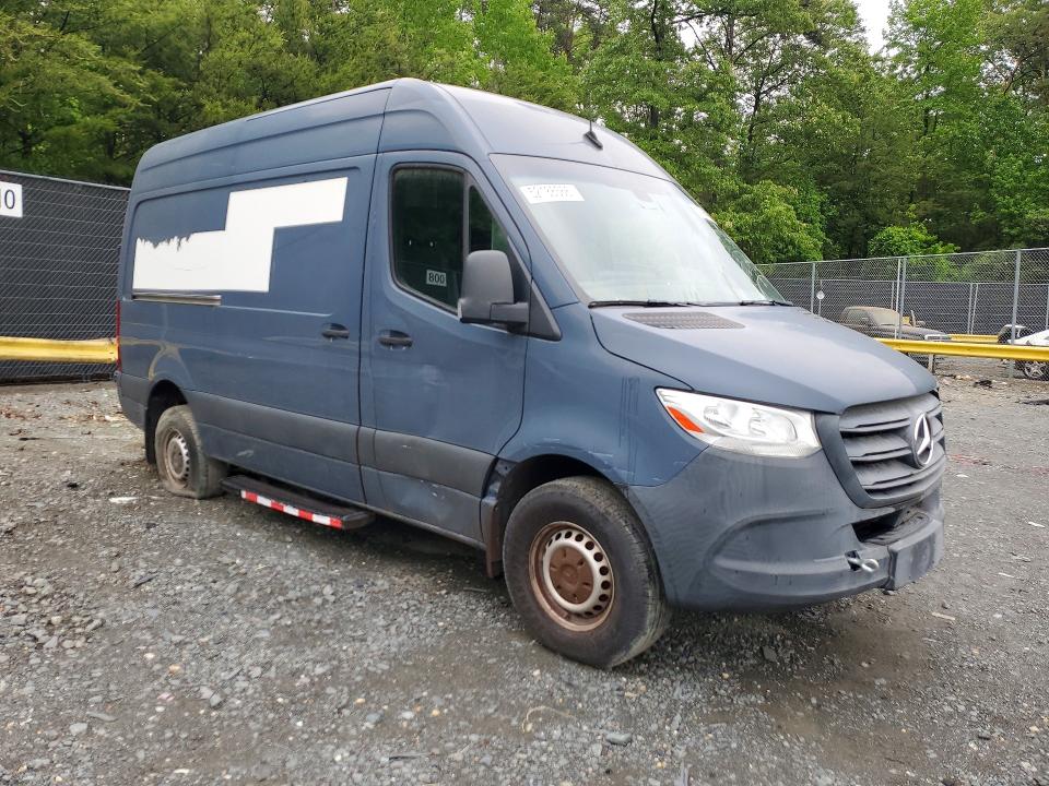 2019 Mercedes-benz Sprinter VIN WD4PF0CD4KP091818 COPART salvage auction — SIDE, Md - Certificate Of Title, sold $9,100 on 2026-07-27 (photo 4)