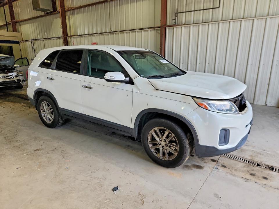 2014 Kia Sorento VIN 5XYKT3A6XEG535651 COPART salvage auction — Burn Engine, VA - CERT OF TITLE - SALVAGE, sold $600 on 2026-07-02 (photo 4)