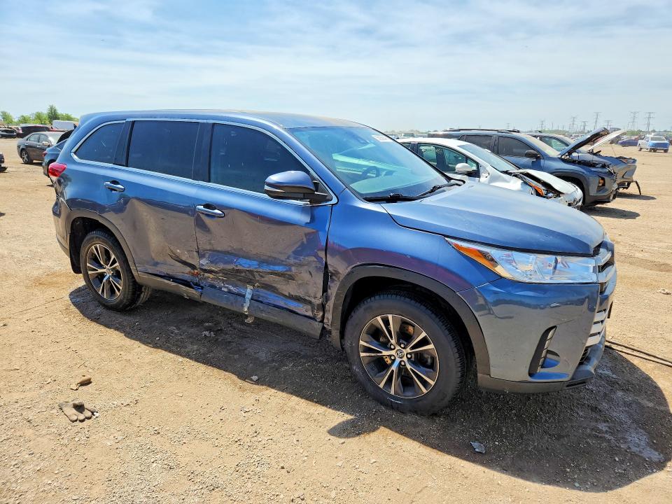 2019 Toyota VIN 5TDBZRFH7KS960643 COPART salvage auction — SIDE, Il - Salvage Certificate, sold $6,400 on 2026-07-28 (photo 4)