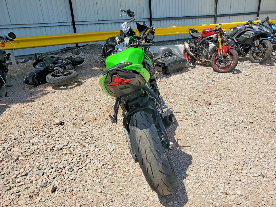 2025 Kawasaki Zx636 VIN JKBZXJJ12SA020074 COPART salvage auction — ALL OVER, OK - CERT OF TITLE-SALVAGE, sold $800 on 2026-07-23 (photo 4)