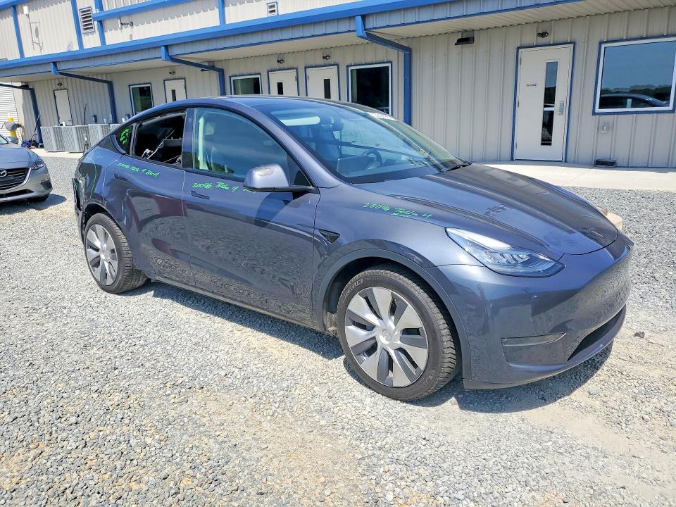 2021 Tesla Model y VIN 5YJYGDEE1MF140656 COPART salvage auction — REAR END, NC - SALVAGE CERTIFICATE OF TITLE, sold $825 on 2026-07-30 (photo 4)