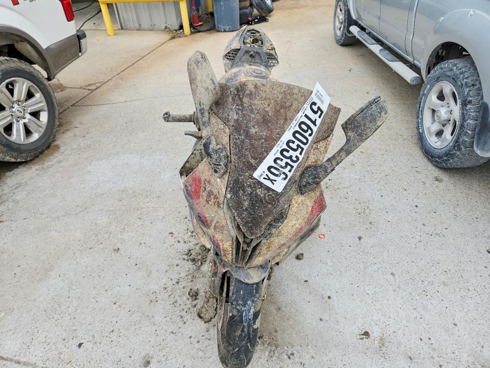 2022 BMW S 1000 VIN WB10E2305N6F96526 COPART salvage auction — WATER/FLOOD, Tx - Nonrepairable Title-Flood, sold $70 on 2026-07-22 (photo 2)