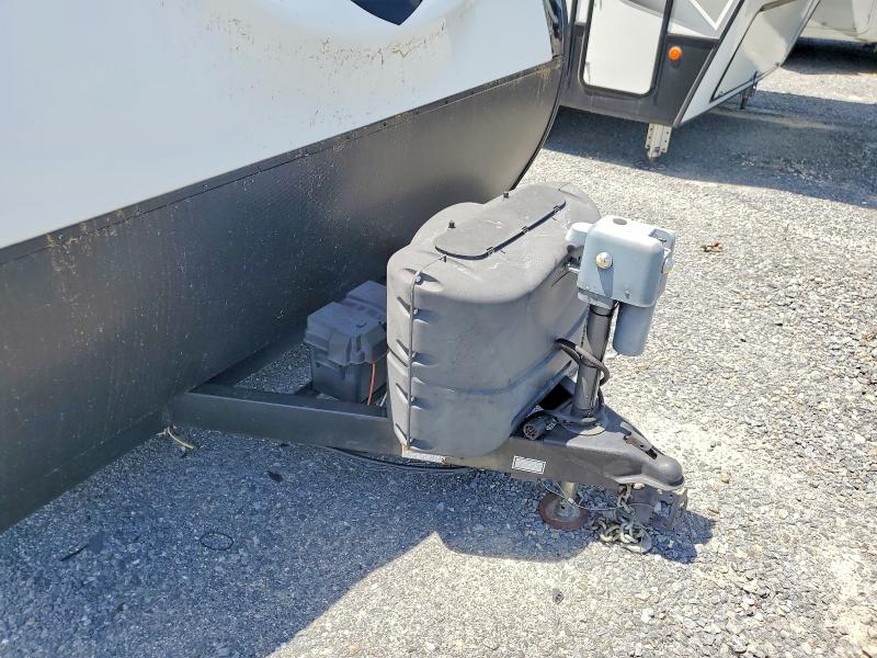 2016 Grand design Imagine VIN 573TE272XG3401302 COPART salvage auction — WATER/FLOOD, NC - SALVAGE CERT-WATER/FLOOD DAMAG, sold $3,300 on 2026-07-09 (photo 8)